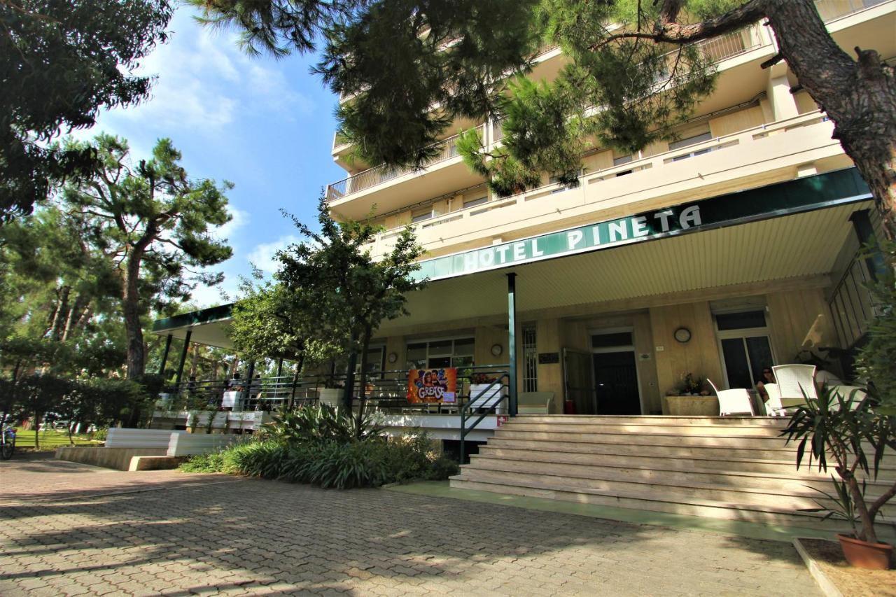 Hotel Pineta San Benedetto del Tronto Eksteriør billede