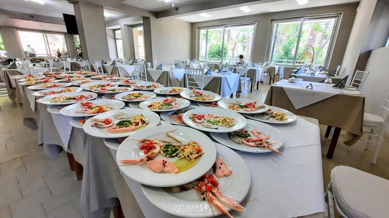 Hotel Pineta San Benedetto del Tronto Eksteriør billede