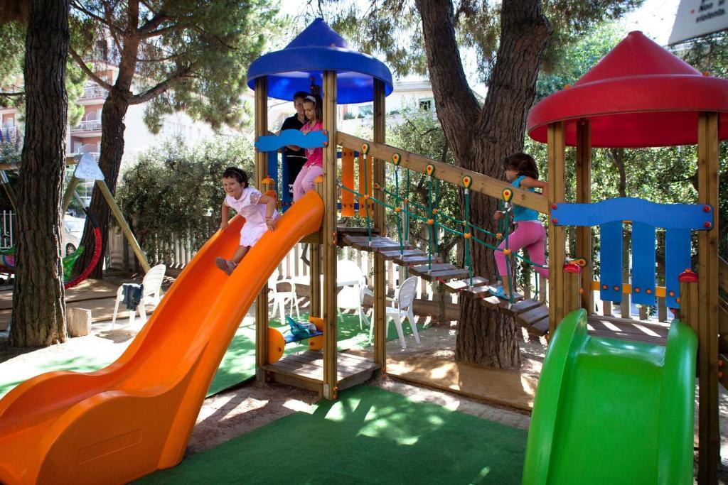Hotel Pineta San Benedetto del Tronto Eksteriør billede